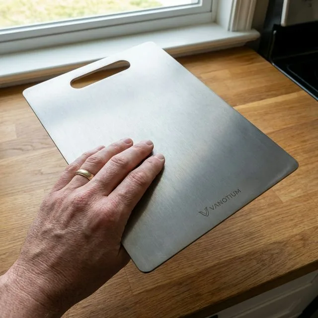 The Vanotium Board's ultra-thin and lightweight titanium design